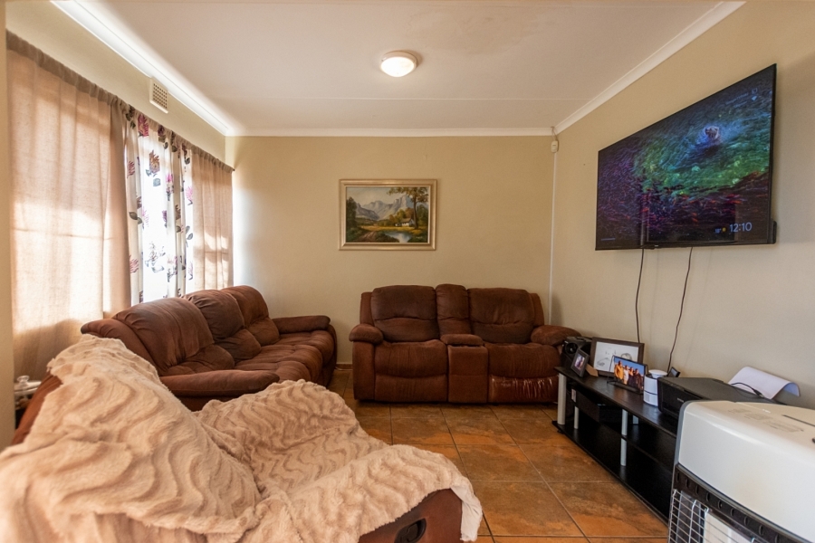 5 Bedroom Property for Sale in Vredenburg Western Cape